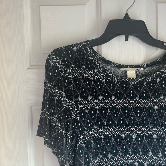 H&M Flowy Patterned Short Sleeve Shirt Green and Blue Size Small - Picture 1 of 5